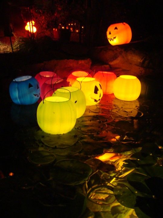 plastic-lighted-jacko-lanterns